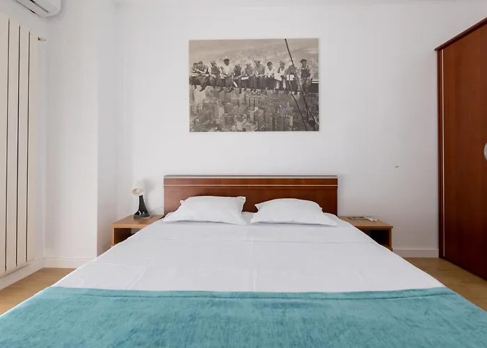 Obor Central Oasis --Secured Parking Nearby --Self Check-In-- 1Min Metro Station