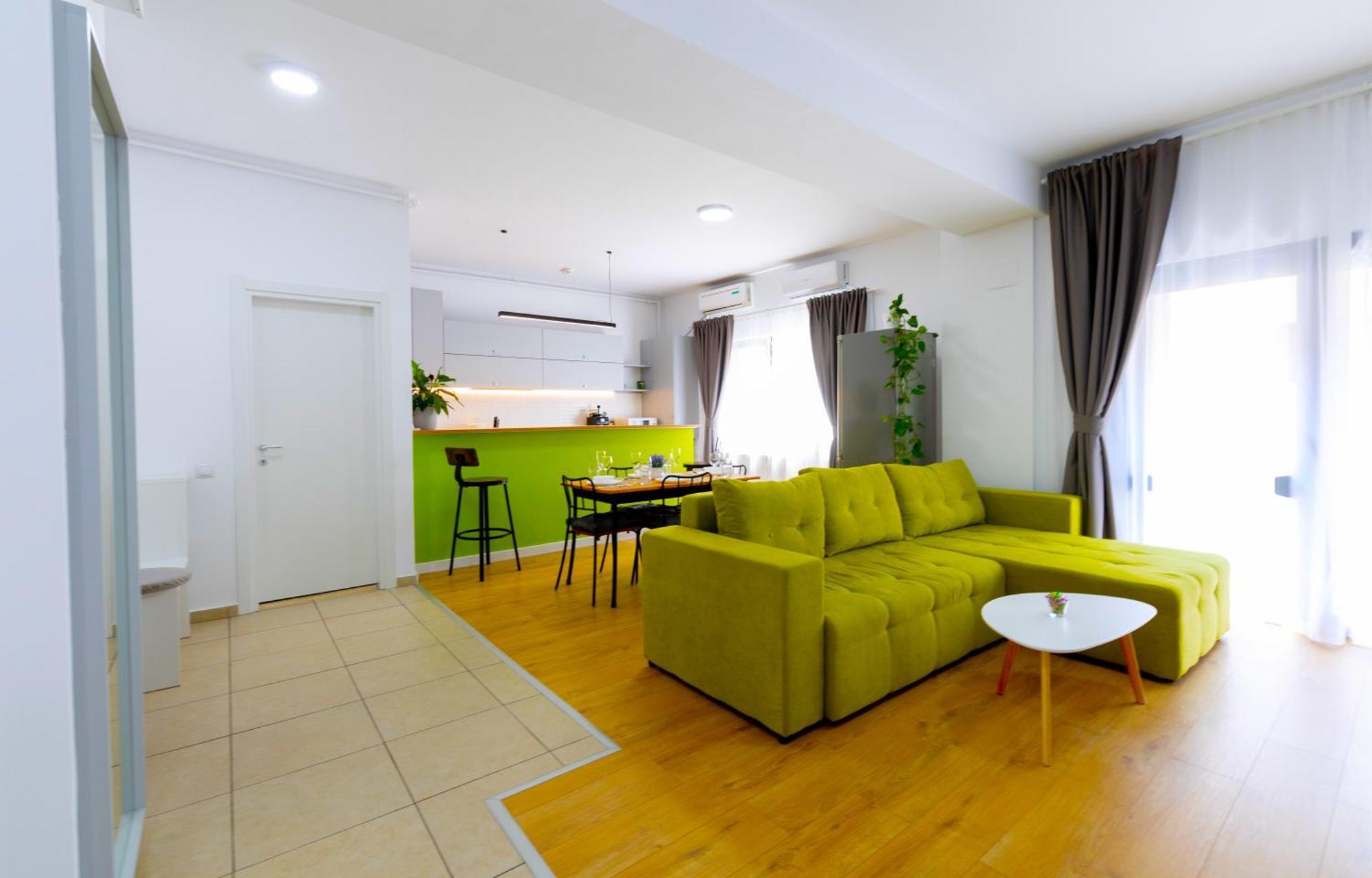 Obor Oasis --secured Parking Nearby --self Check-in-- 1min Metro Station Apartment