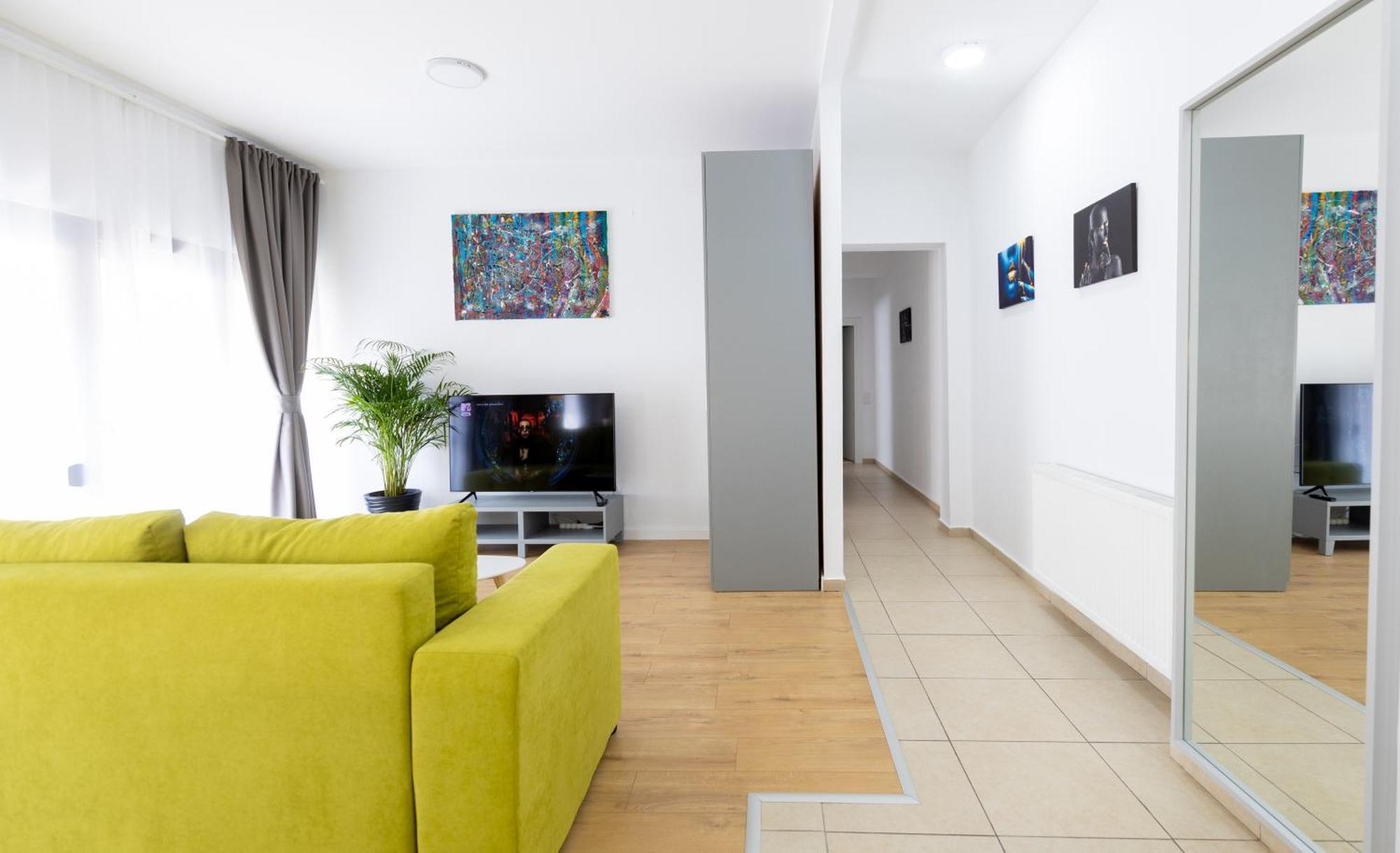 Obor Oasis --secured Parking Nearby --self Check-in-- 1min Metro Station Bukarest
